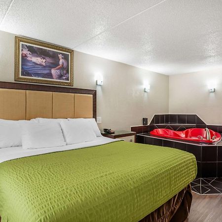 Econo Lodge Richmond-North Chesterfield Buitenkant foto