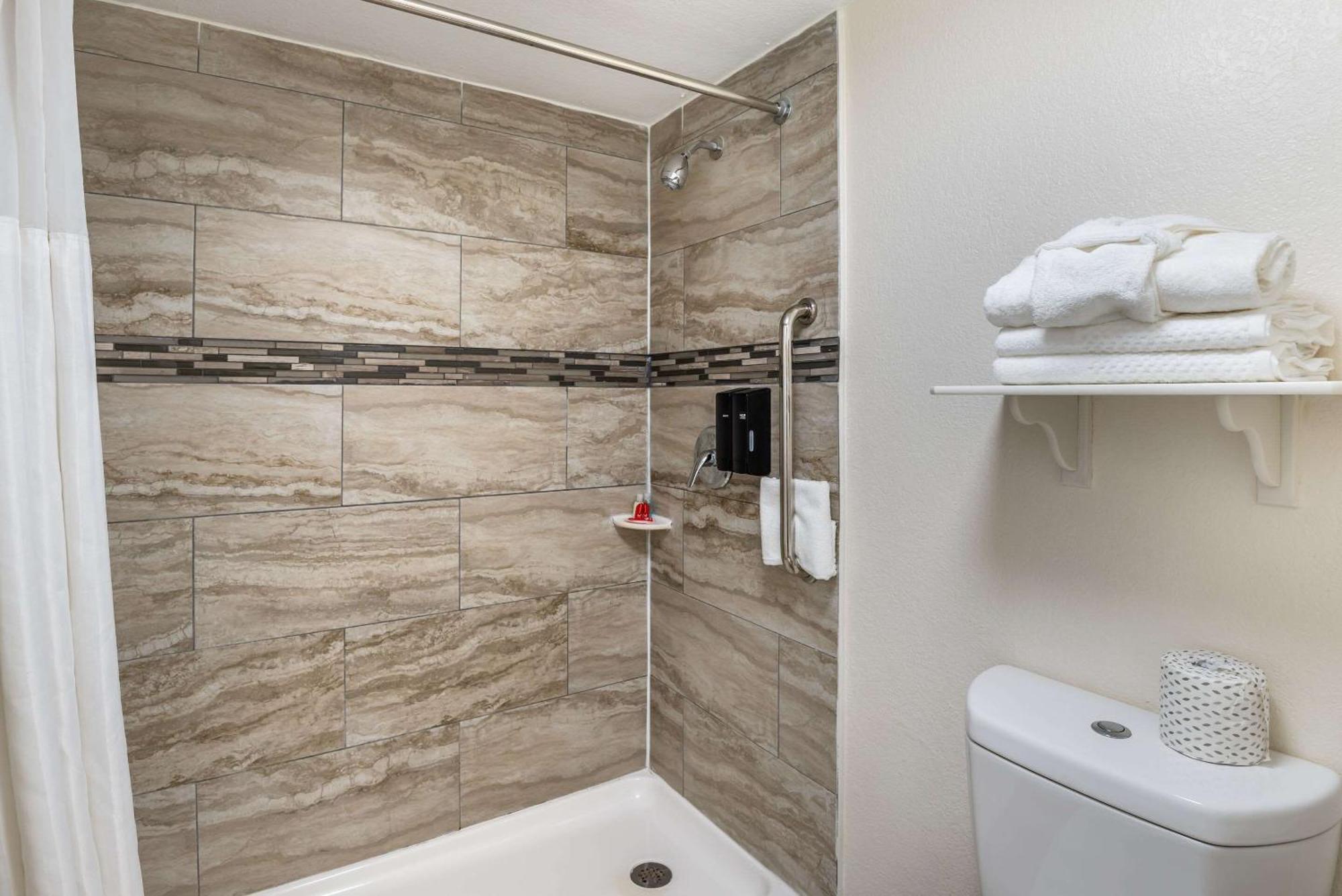 Econo Lodge Richmond-North Chesterfield Buitenkant foto