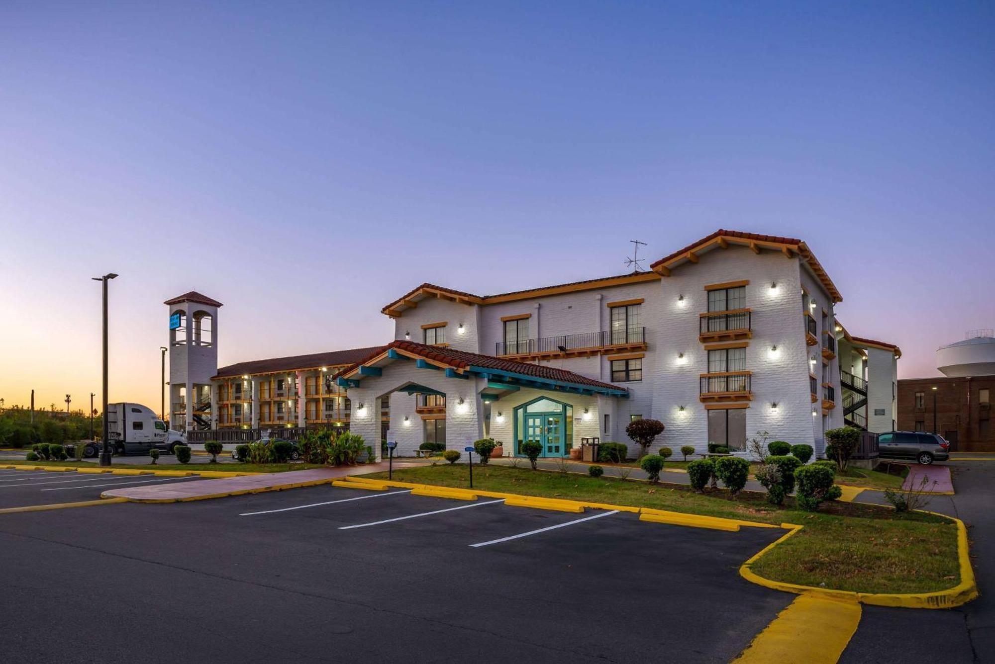 Econo Lodge Richmond-North Chesterfield Buitenkant foto